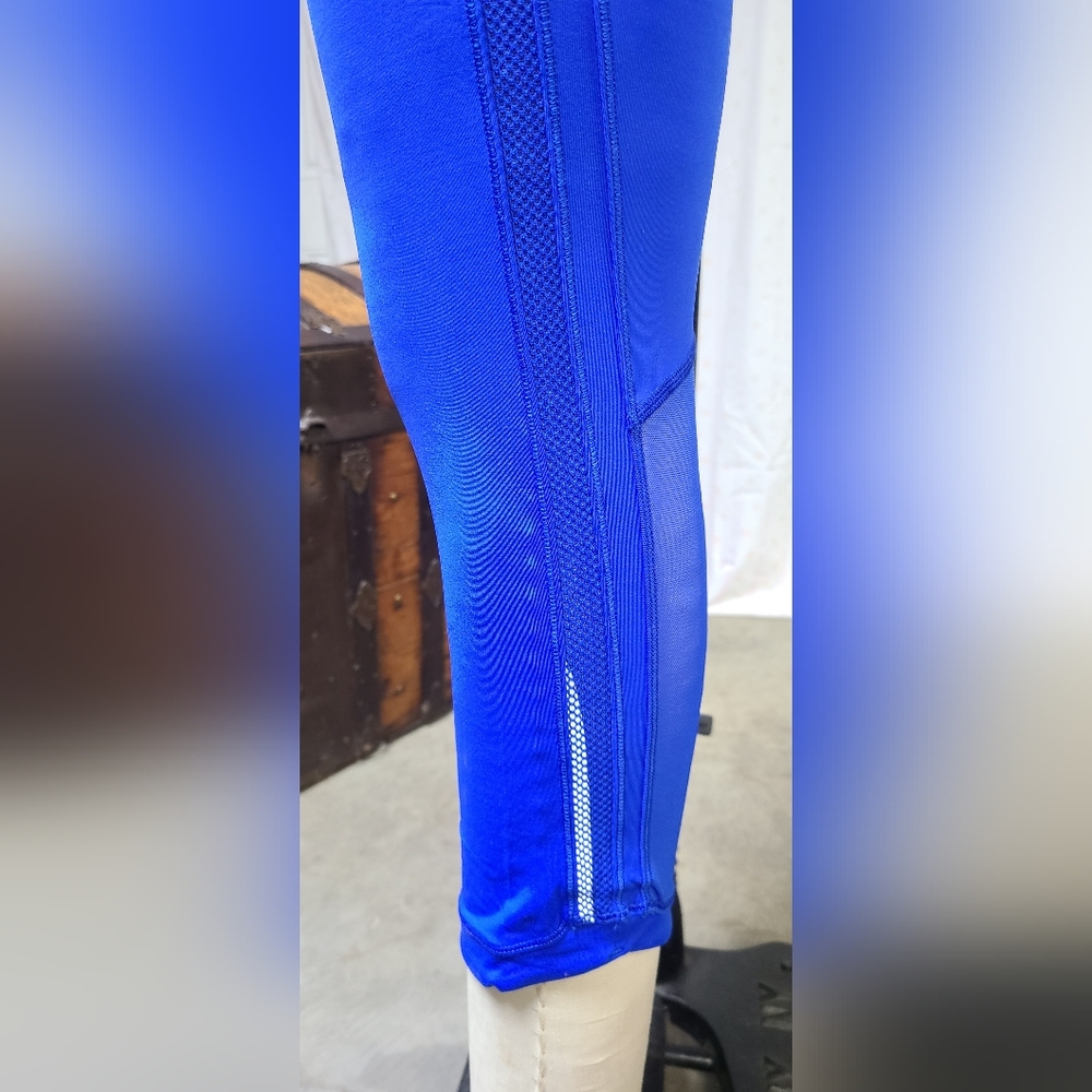 Lululemon - Picture 4 of 7